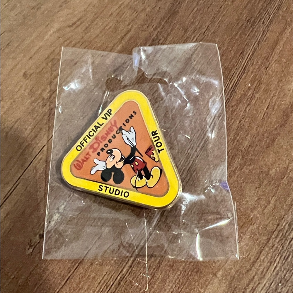 Disney Studio VIP Tour Pin with Yellow and Black